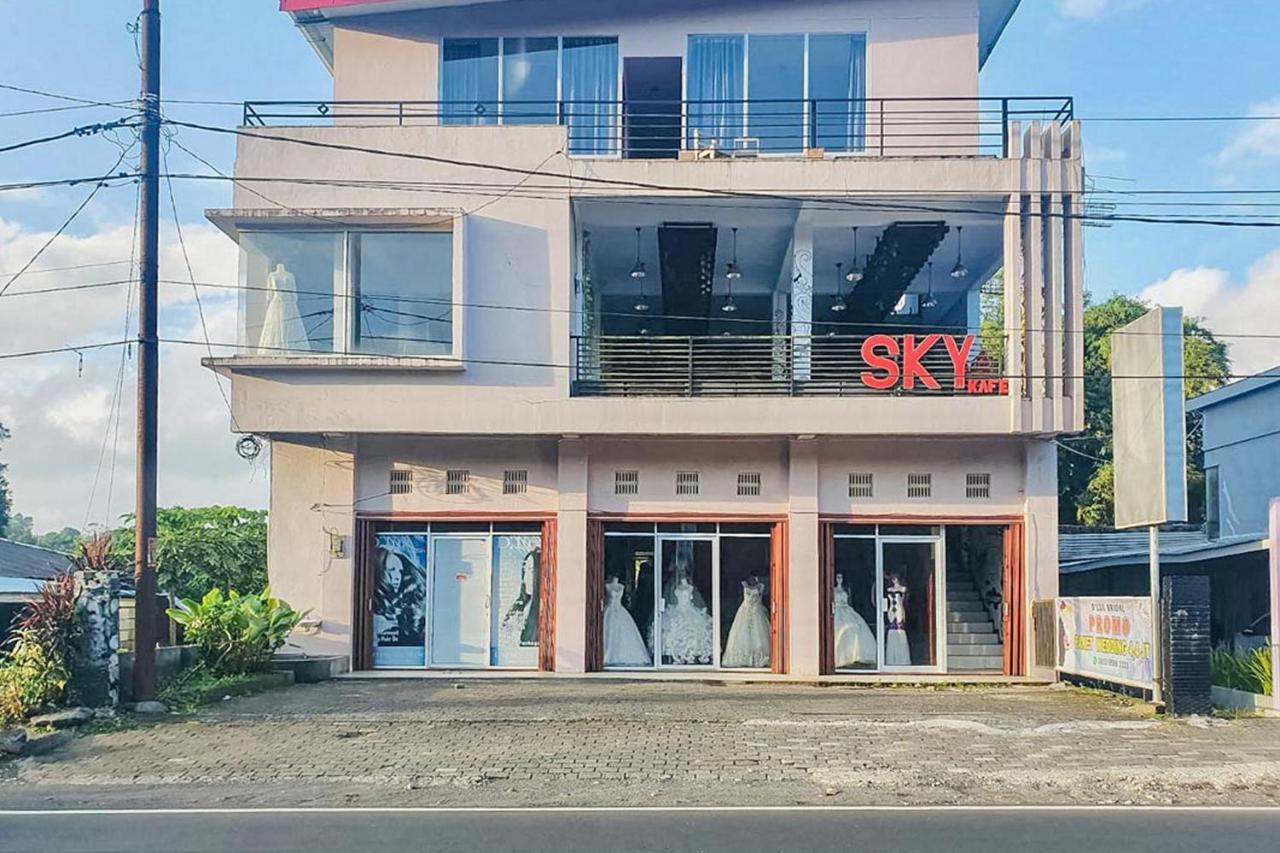 Sky Residence Tomohon Mitra Reddoorz Eksteriør bilde